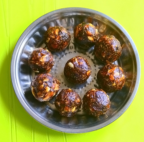 Date Palm & Groundnut Ladoo